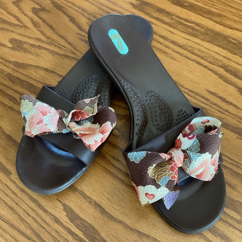 Oka b Madison Slides, Sz L (10-11)